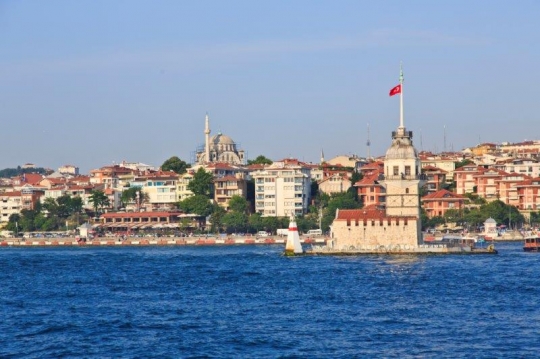 scene from istanbul by the sea
