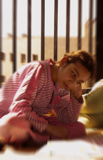 gypsy girl reading book