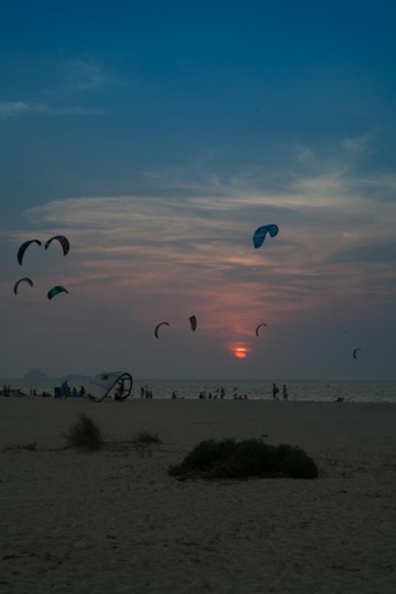 parachutes landing