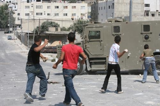 Palestinian youth fighting