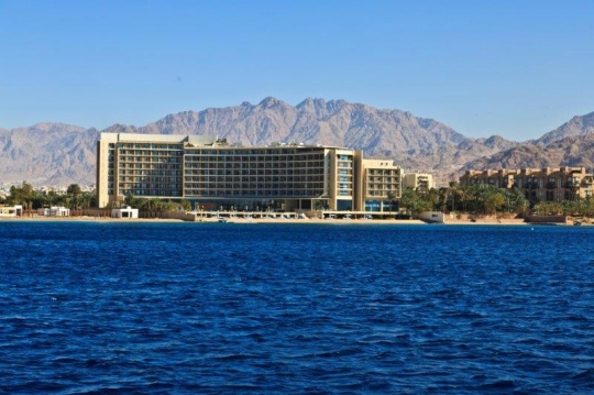 fancy hotel in aqaba