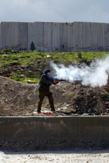 israeli soldier shooting