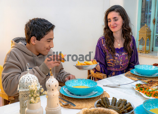 ramadan-woman-noor-eftar-sohour-03